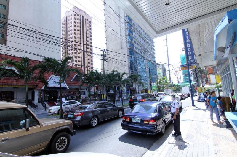 Makati Prime Tower Suites Manila Exterior photo